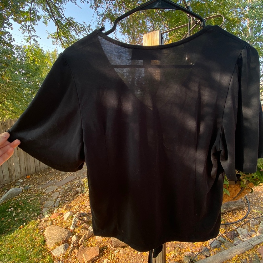 ✨ Francesca's✨ blouse - Picture 7 of 7